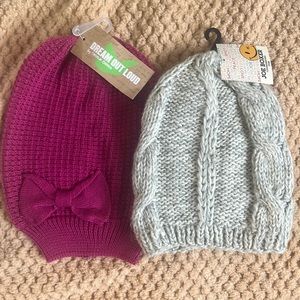 Set of 2 one size beanies